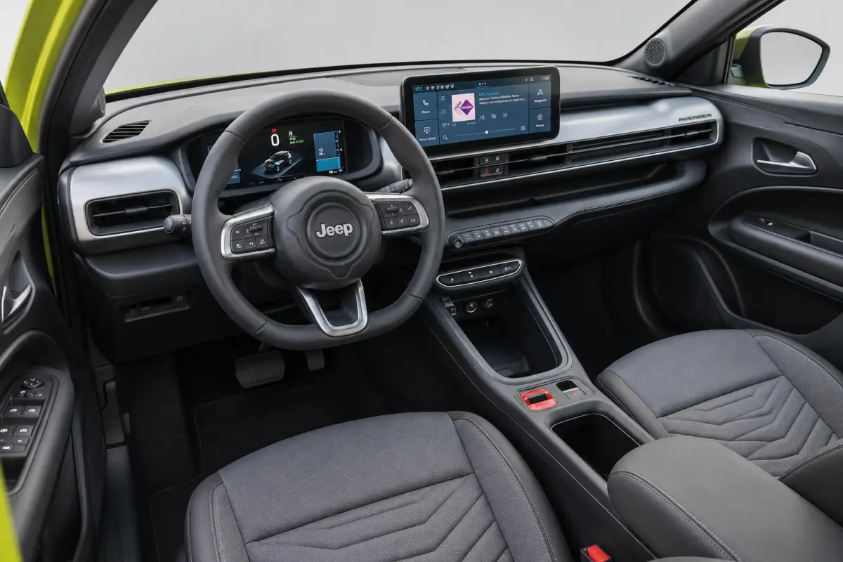 Summit 54 kWh | Electrisch Schuifdak | Stoelverwarming | Apple Carplay/Android Auto | LMV 18" | Warmtepomp |