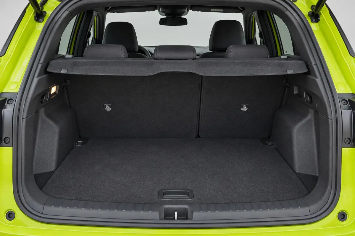 Summit 54 kWh | Electrisch Schuifdak | Stoelverwarming | Apple Carplay/Android Auto | LMV 18" | Warmtepomp |