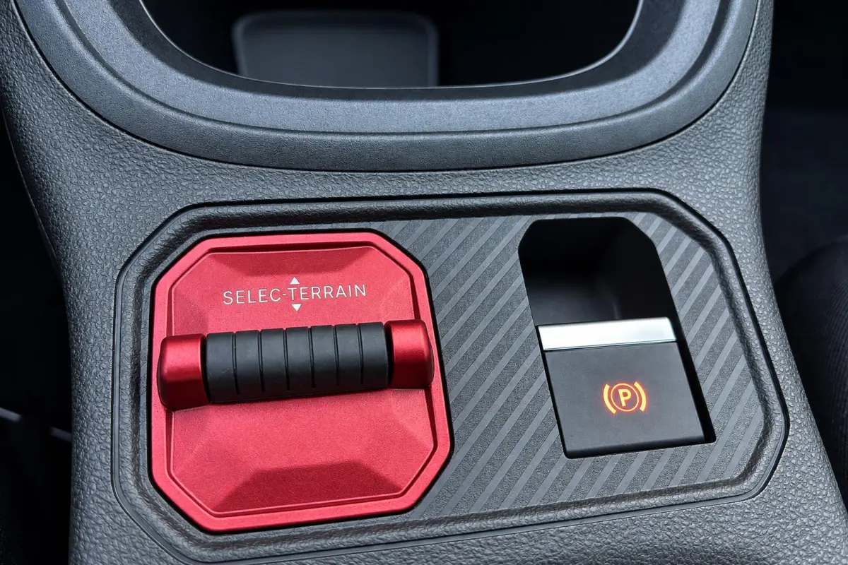 Summit 54 kWh | Electrisch Schuifdak | Stoelverwarming | Apple Carplay/Android Auto | LMV 18" | Warmtepomp |