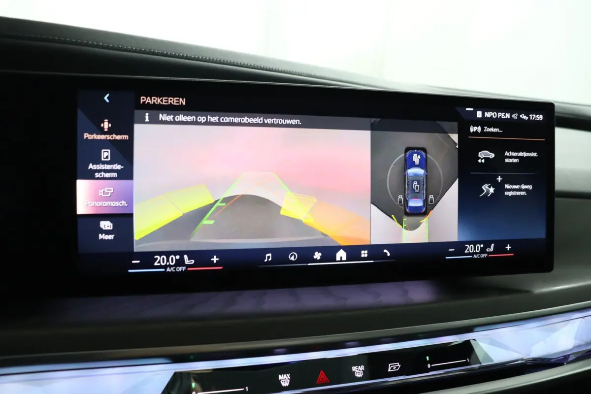 750e xDrive | SOH 100% | Individual Interieur Gran Lusso | Innovation Pack | Iconic Glow kristalkoplampen | Elektrisch openen en sluiten portieren | Panoramadak Sky Lounge | Driving Assistan