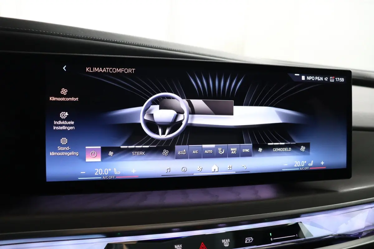 750e xDrive | SOH 100% | Individual Interieur Gran Lusso | Innovation Pack | Iconic Glow kristalkoplampen | Elektrisch openen en sluiten portieren | Panoramadak Sky Lounge | Driving Assistan