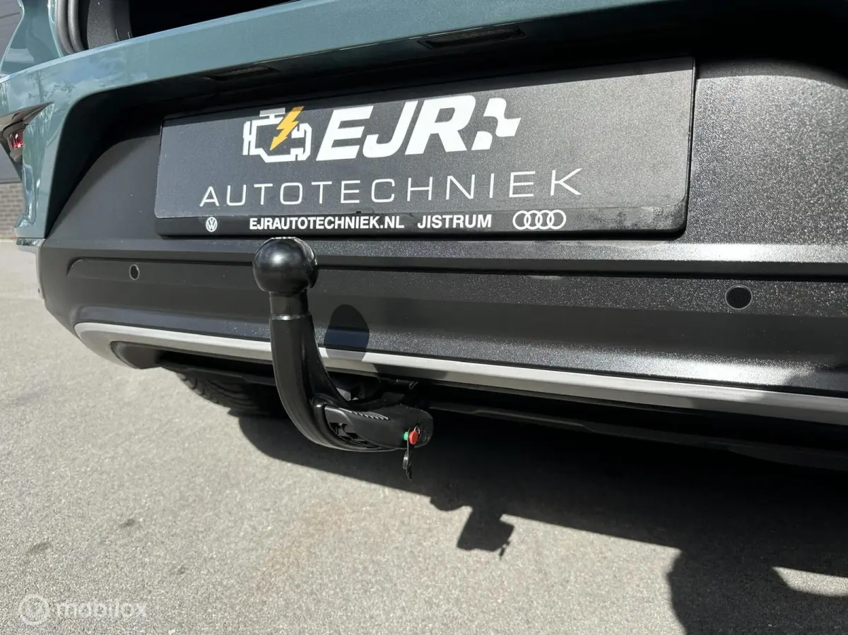1.0 TSI IQ Drive CARPLAY*CLIMA*ACC*PDC*HAAK*ADABCR