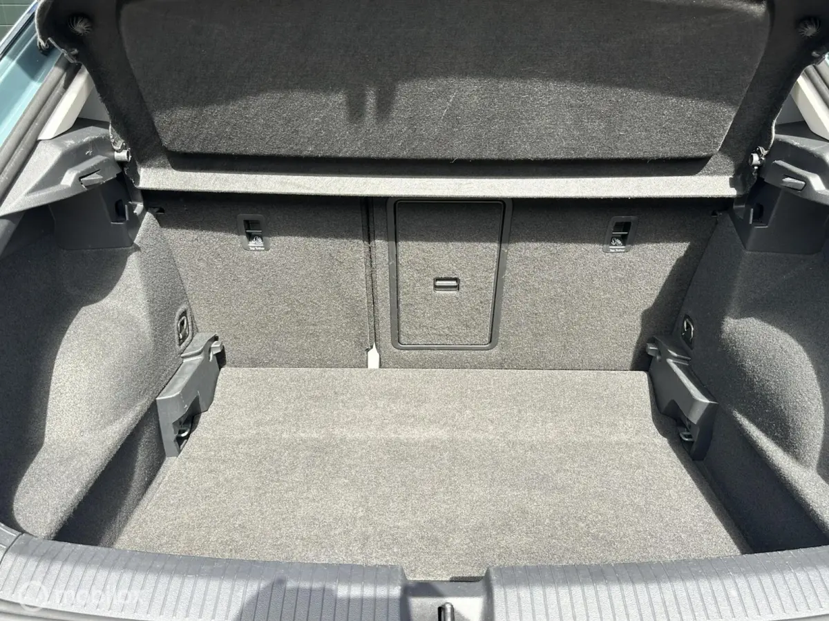 1.0 TSI IQ Drive CARPLAY*CLIMA*ACC*PDC*HAAK*ADABCR