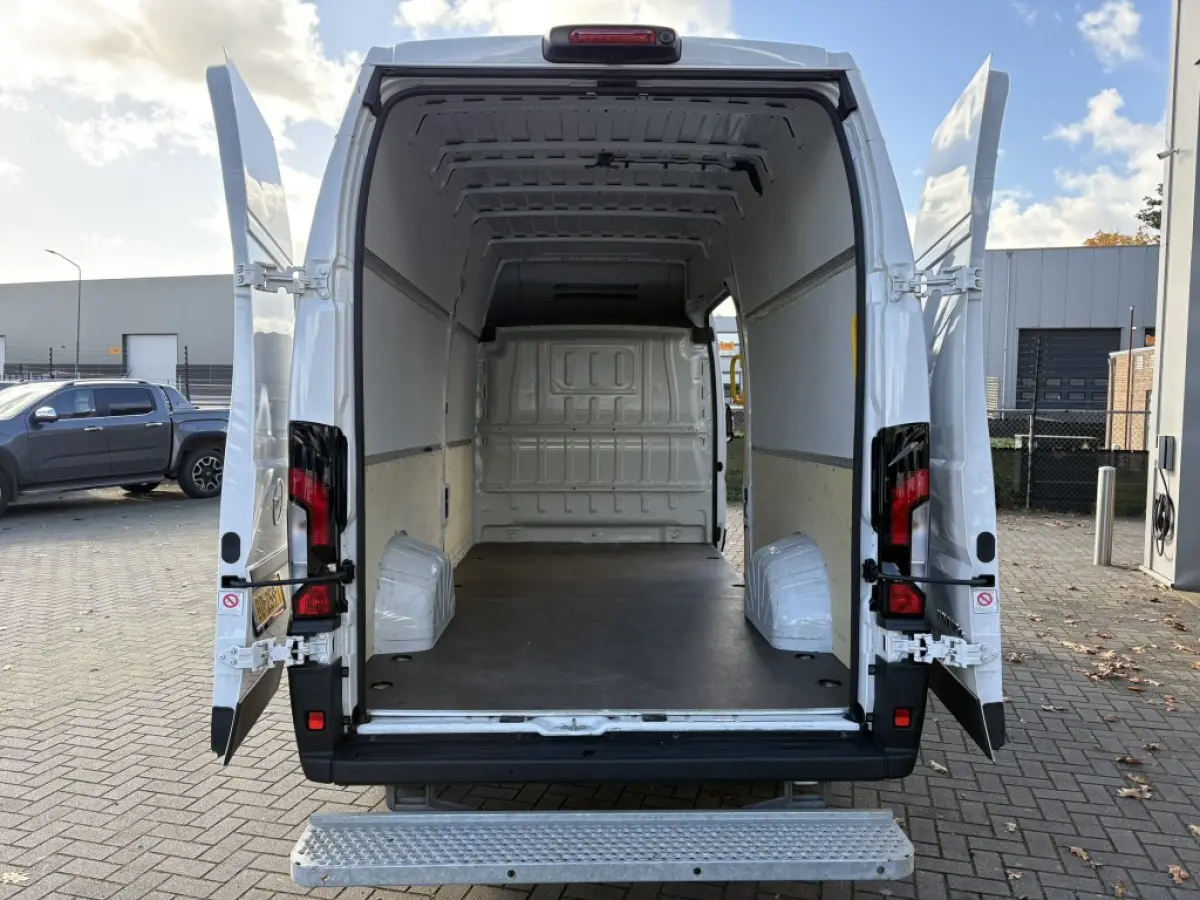 Electric 4.25t L4H3 Z 110 kWh ECC | Navigatie | Camera