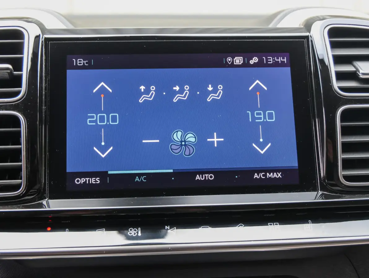 1.6 225pk Hybrid Shine | Accutest 93% | Elektrisch verstelbare stoel | Automatische Achterklep | Camera voor en achter | Navigatie