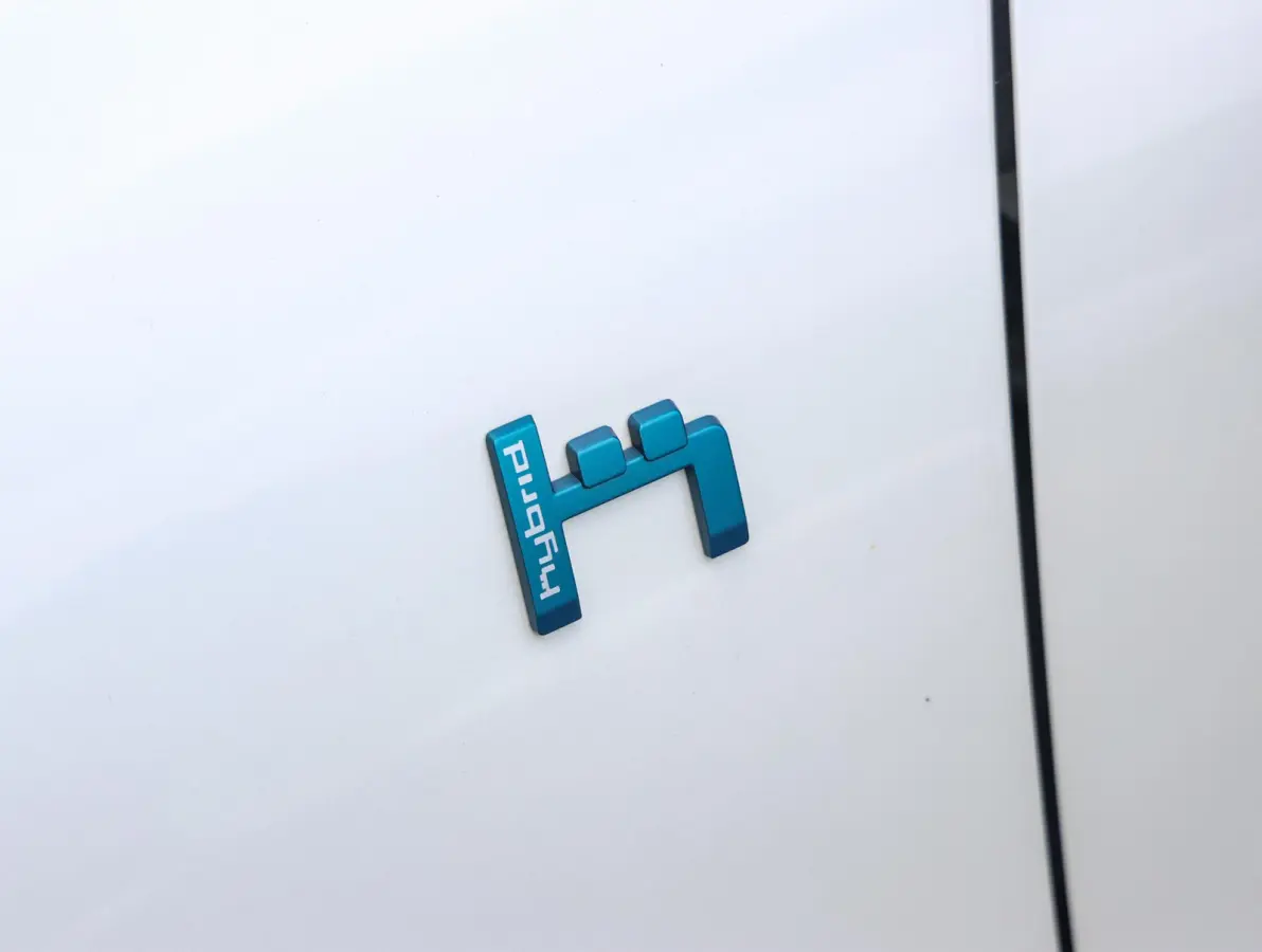 1.6 225pk Hybrid Shine | Accutest 93% | Elektrisch verstelbare stoel | Automatische Achterklep | Camera voor en achter | Navigatie