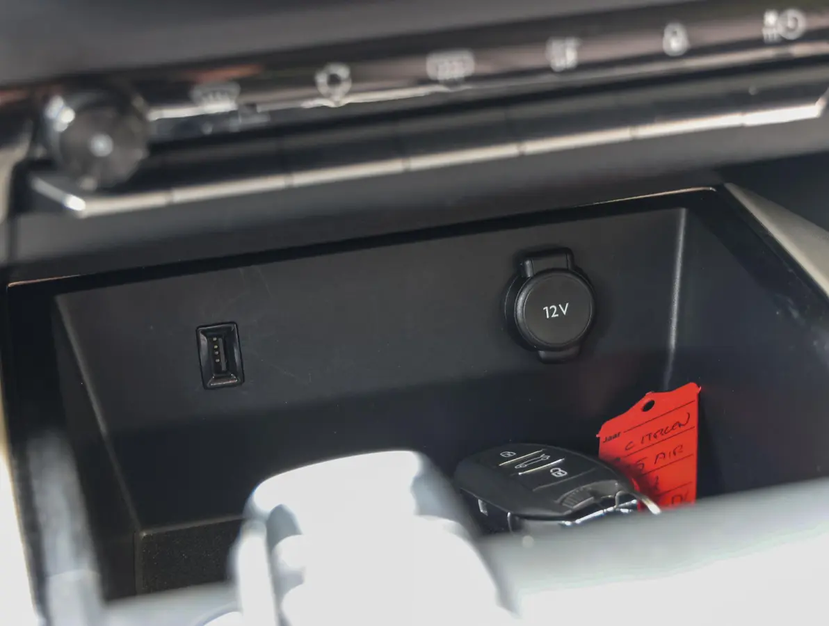 1.6 225pk Hybrid Shine | Accutest 93% | Elektrisch verstelbare stoel | Automatische Achterklep | Camera voor en achter | Navigatie