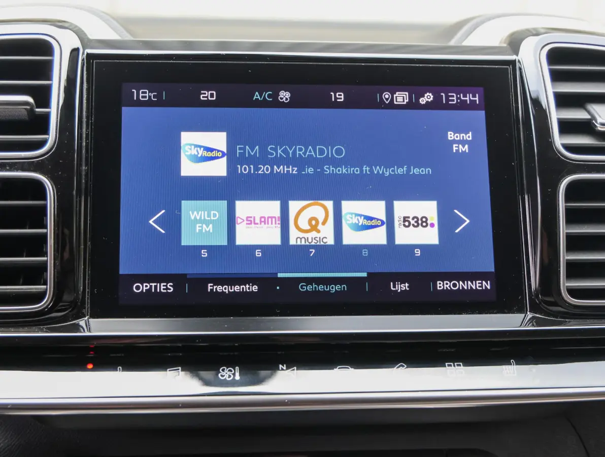 1.6 225pk Hybrid Shine | Accutest 93% | Elektrisch verstelbare stoel | Automatische Achterklep | Camera voor en achter | Navigatie