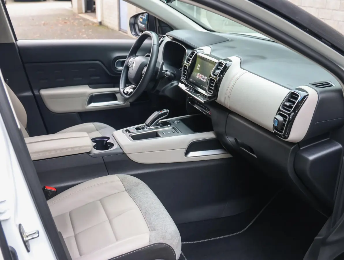 1.6 225pk Hybrid Shine | Accutest 93% | Elektrisch verstelbare stoel | Automatische Achterklep | Camera voor en achter | Navigatie