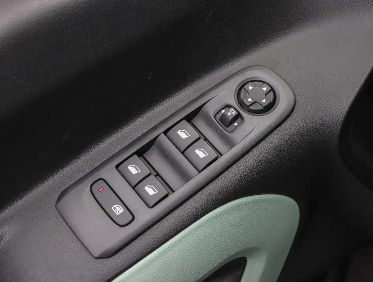 XL Feel 50 kWh 136pk | Trekhaak | Accutest 92% | Apple Carplay / Android Auto | Climate Control | Parkeersensoren