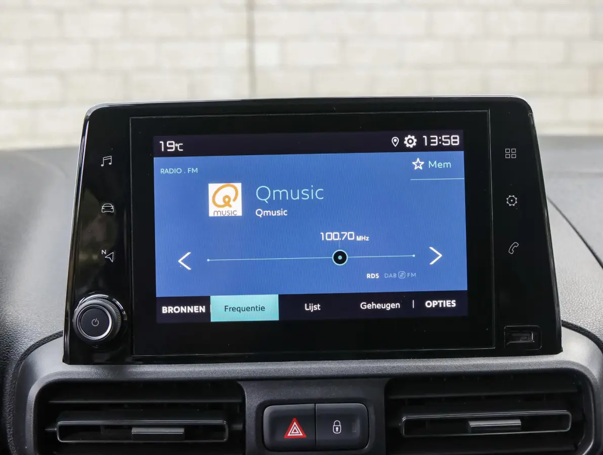 XL Feel 50 kWh 136pk | Trekhaak | Accutest 92% | Apple Carplay / Android Auto | Climate Control | Parkeersensoren