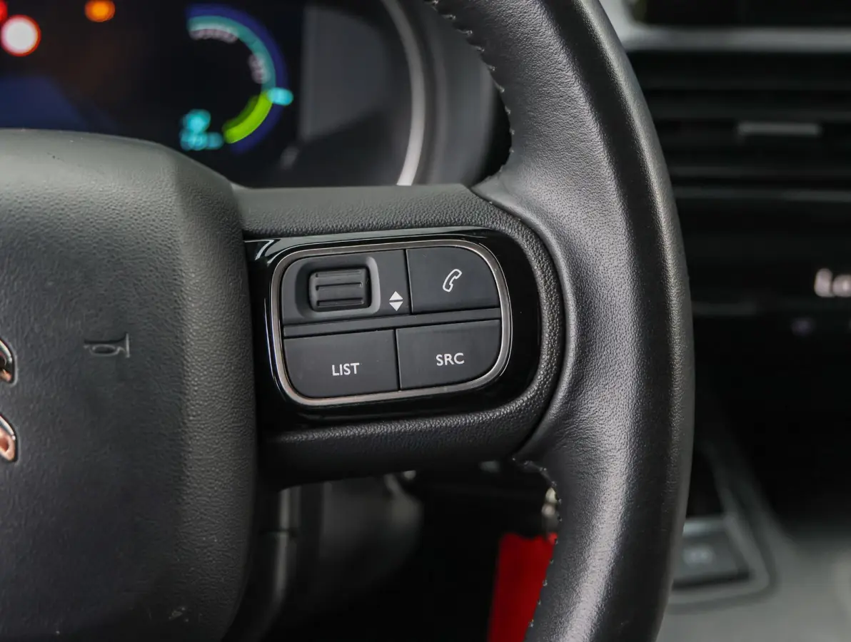 XL Feel 50 kWh 136pk | Trekhaak | Accutest 92% | Apple Carplay / Android Auto | Climate Control | Parkeersensoren