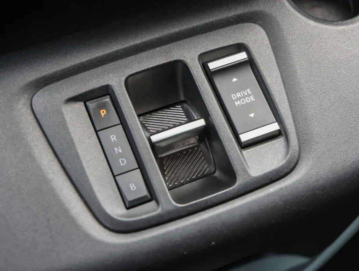 XL Feel 50 kWh 136pk | Trekhaak | Accutest 92% | Apple Carplay / Android Auto | Climate Control | Parkeersensoren