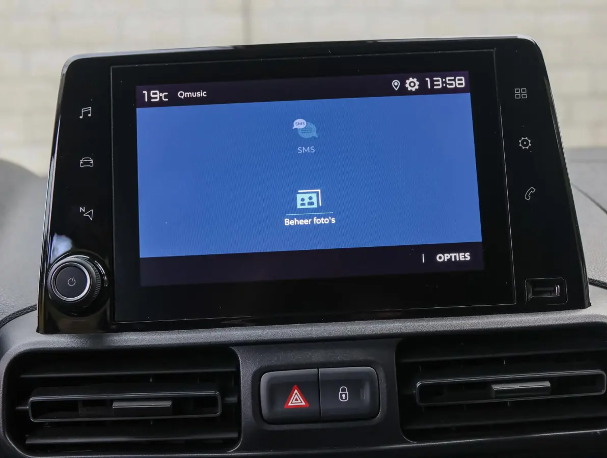 XL Feel 50 kWh 136pk | Trekhaak | Accutest 92% | Apple Carplay / Android Auto | Climate Control | Parkeersensoren