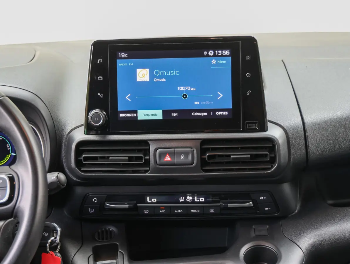 XL Feel 50 kWh 136pk | Trekhaak | Accutest 92% | Apple Carplay / Android Auto | Climate Control | Parkeersensoren