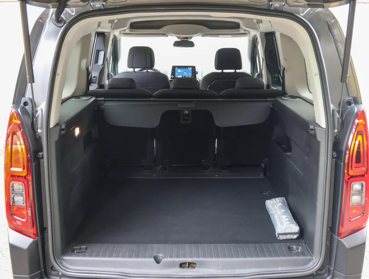 XL Feel 50 kWh 136pk | Trekhaak | Accutest 92% | Apple Carplay / Android Auto | Climate Control | Parkeersensoren
