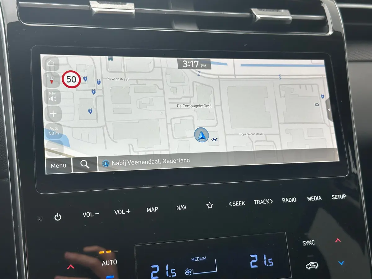 1.6 T-GDI 265pk PHEV Comfort Smart 4WD | Climate | Camera | Carplay | Keyless | Navigatie | Full - Led | Elek. Klep | Winterpakket | 19" Lichtmetaal | Krell Audio | Digitale Cockpit | Parkee