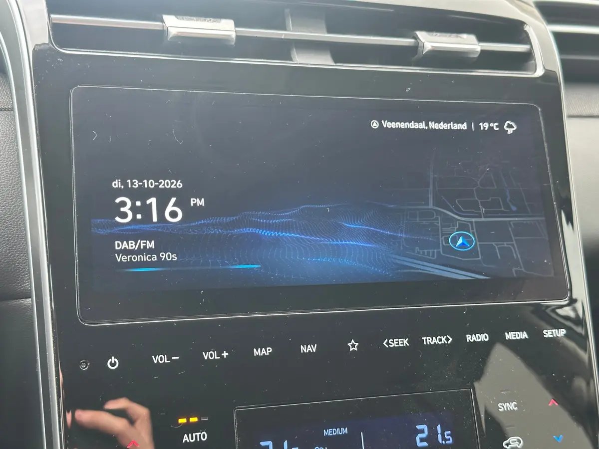 1.6 T-GDI 265pk PHEV Comfort Smart 4WD | Climate | Camera | Carplay | Keyless | Navigatie | Full - Led | Elek. Klep | Winterpakket | 19" Lichtmetaal | Krell Audio | Digitale Cockpit | Parkee