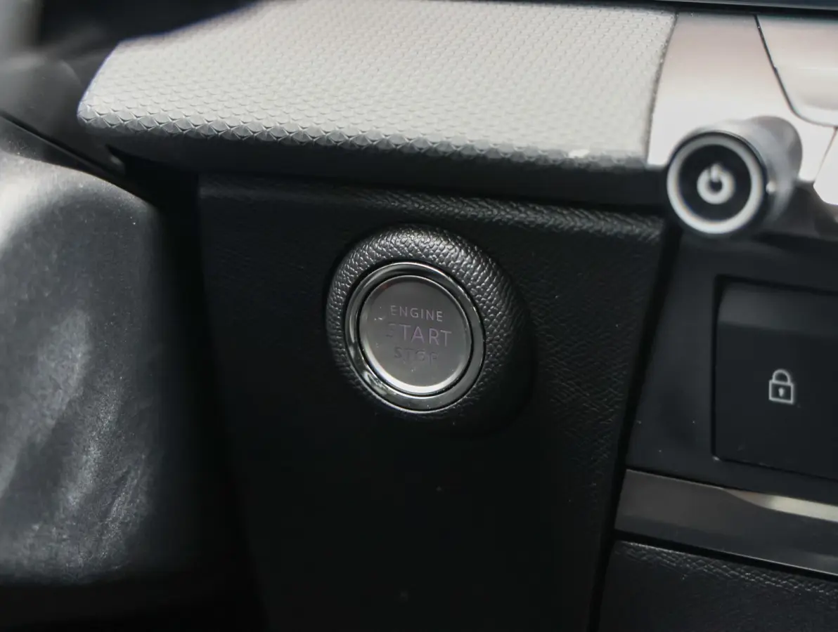 1.2 145pk Hybrid GS | Navigatie | Camera voor en achter | Stoelverwarming | Dodehoekbewaking