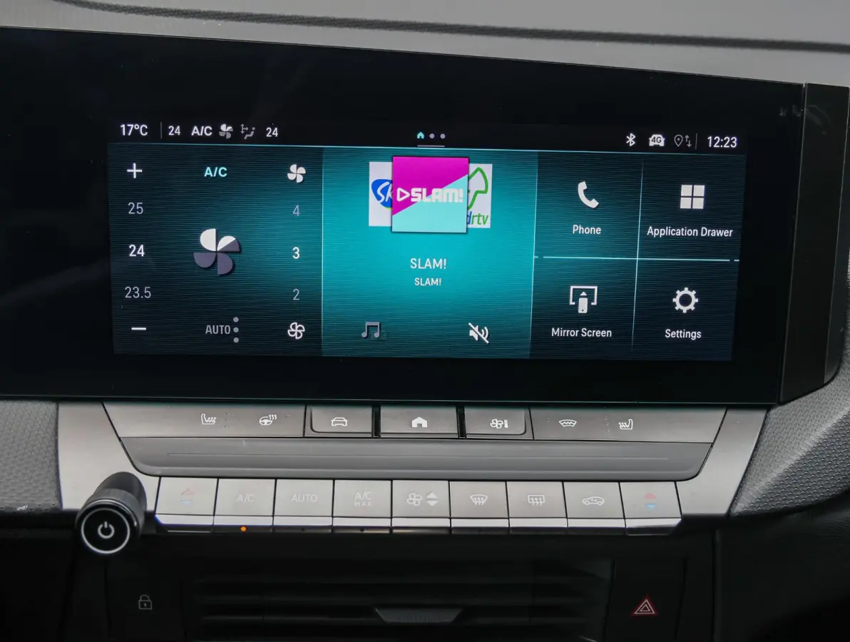1.2 145pk Hybrid GS | Navigatie | Camera voor en achter | Stoelverwarming | Dodehoekbewaking