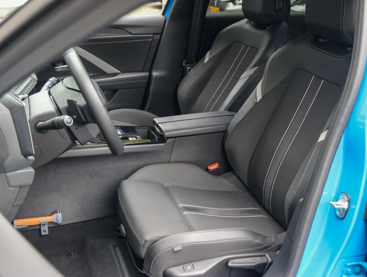 1.2 145pk Hybrid GS | Navigatie | Camera voor en achter | Stoelverwarming | Dodehoekbewaking