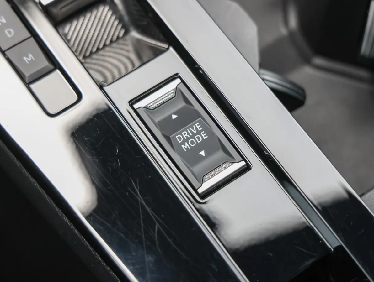 1.2 145pk Hybrid GS | Navigatie | Camera voor en achter | Stoelverwarming | Dodehoekbewaking