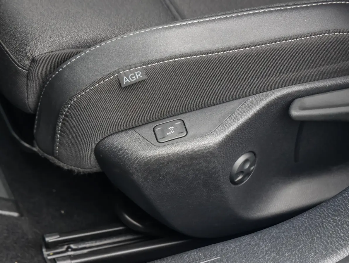 1.2 145pk Hybrid GS | Navigatie | Camera voor en achter | Stoelverwarming | Dodehoekbewaking