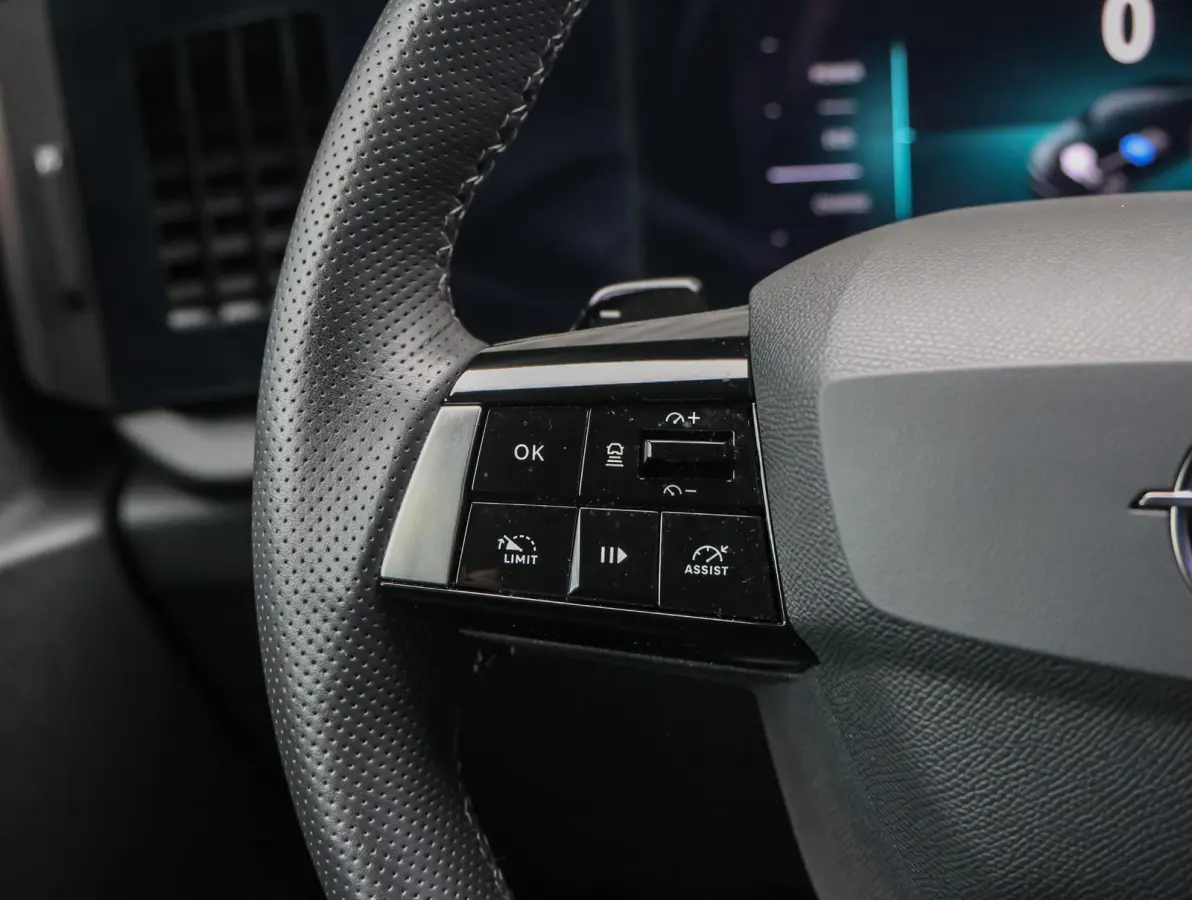 1.2 145pk Hybrid GS | Navigatie | Camera voor en achter | Stoelverwarming | Dodehoekbewaking
