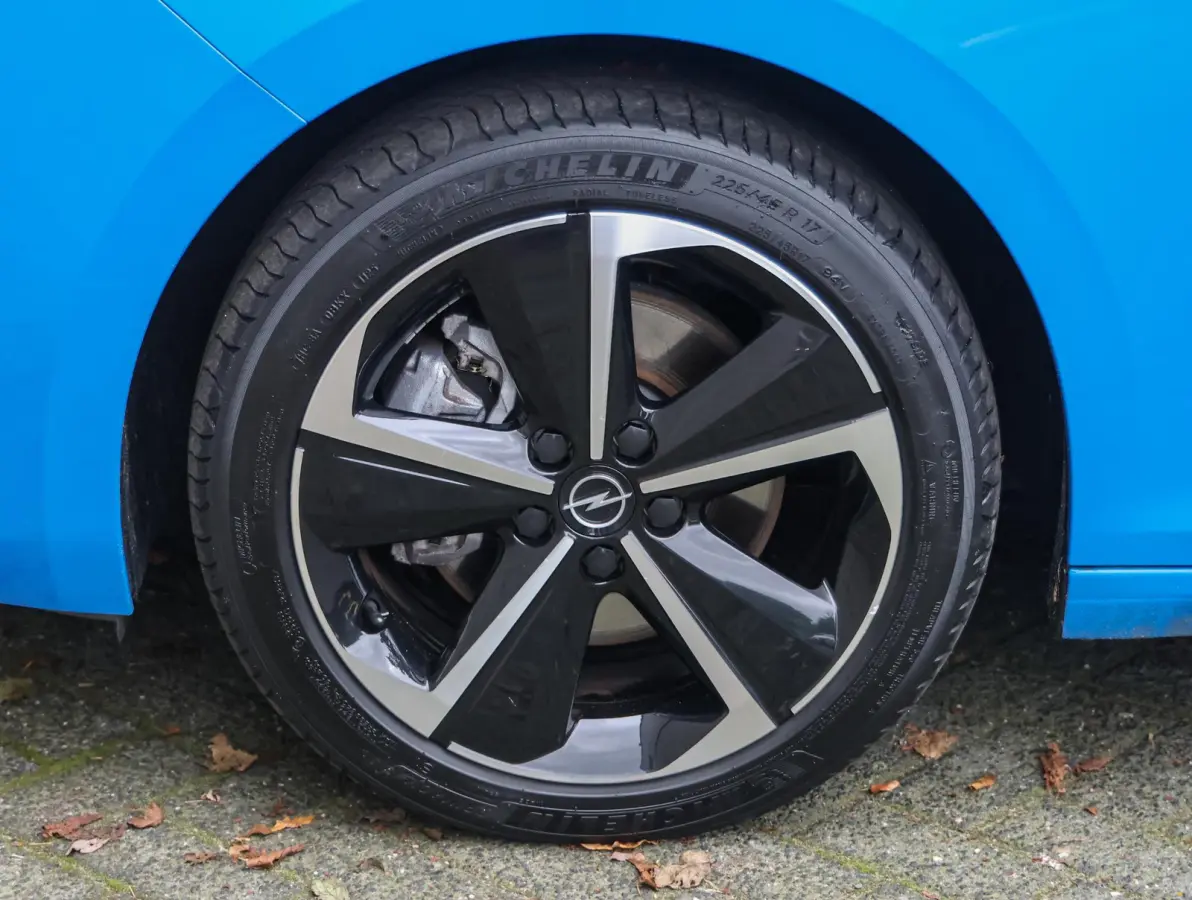 1.2 145pk Hybrid GS | Navigatie | Camera voor en achter | Stoelverwarming | Dodehoekbewaking