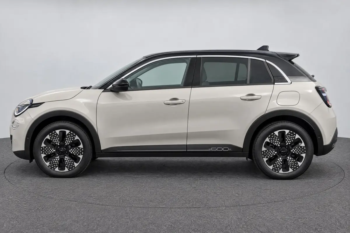 1.2 Hybrid 145PK La Prima | Verwarmbare Stoelen| parkeersensoren 360 Graden | Camera |  LMV 18"| Apple carplay/ Android Auto |