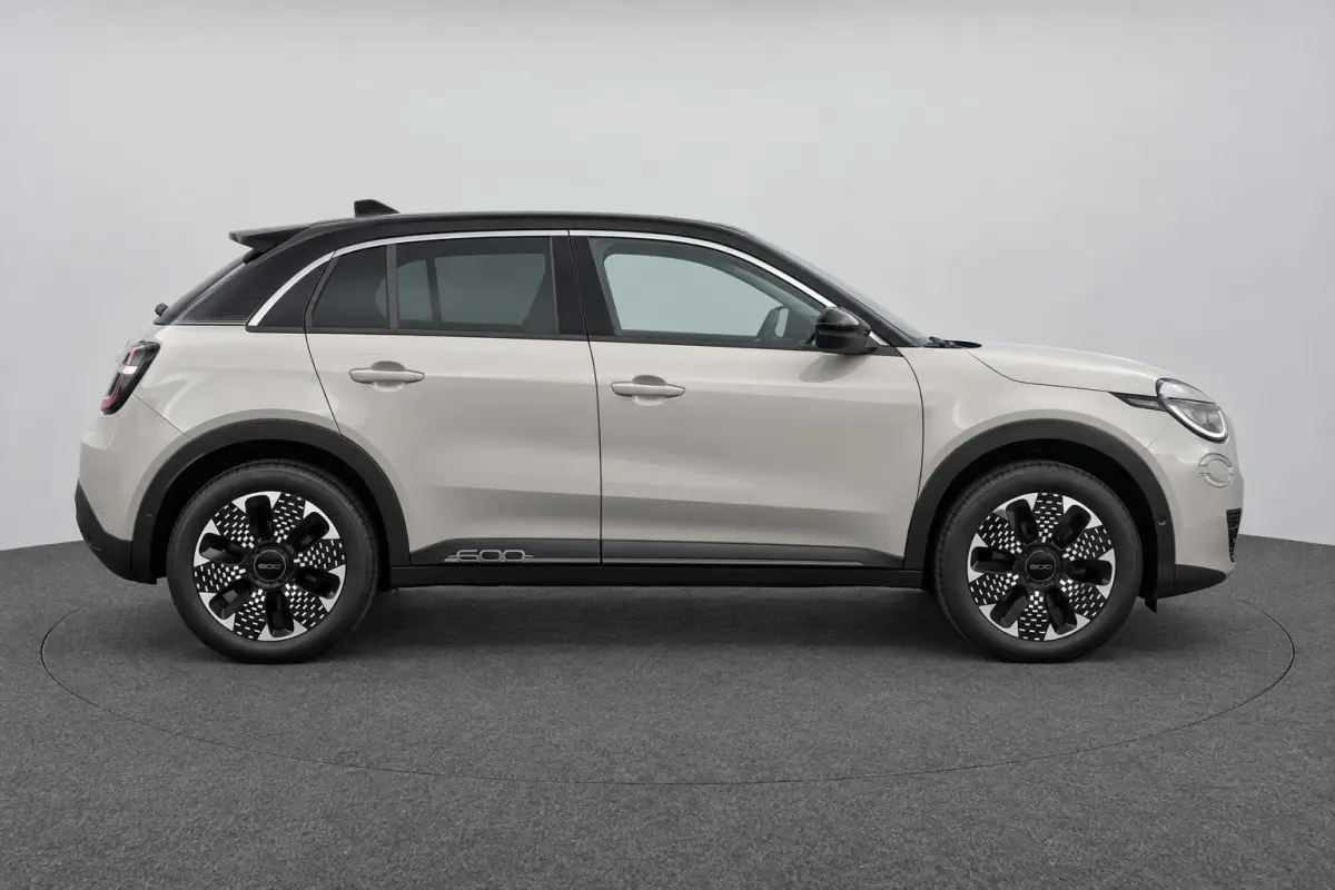 1.2 Hybrid 145PK La Prima | Verwarmbare Stoelen| parkeersensoren 360 Graden | Camera |  LMV 18"| Apple carplay/ Android Auto |