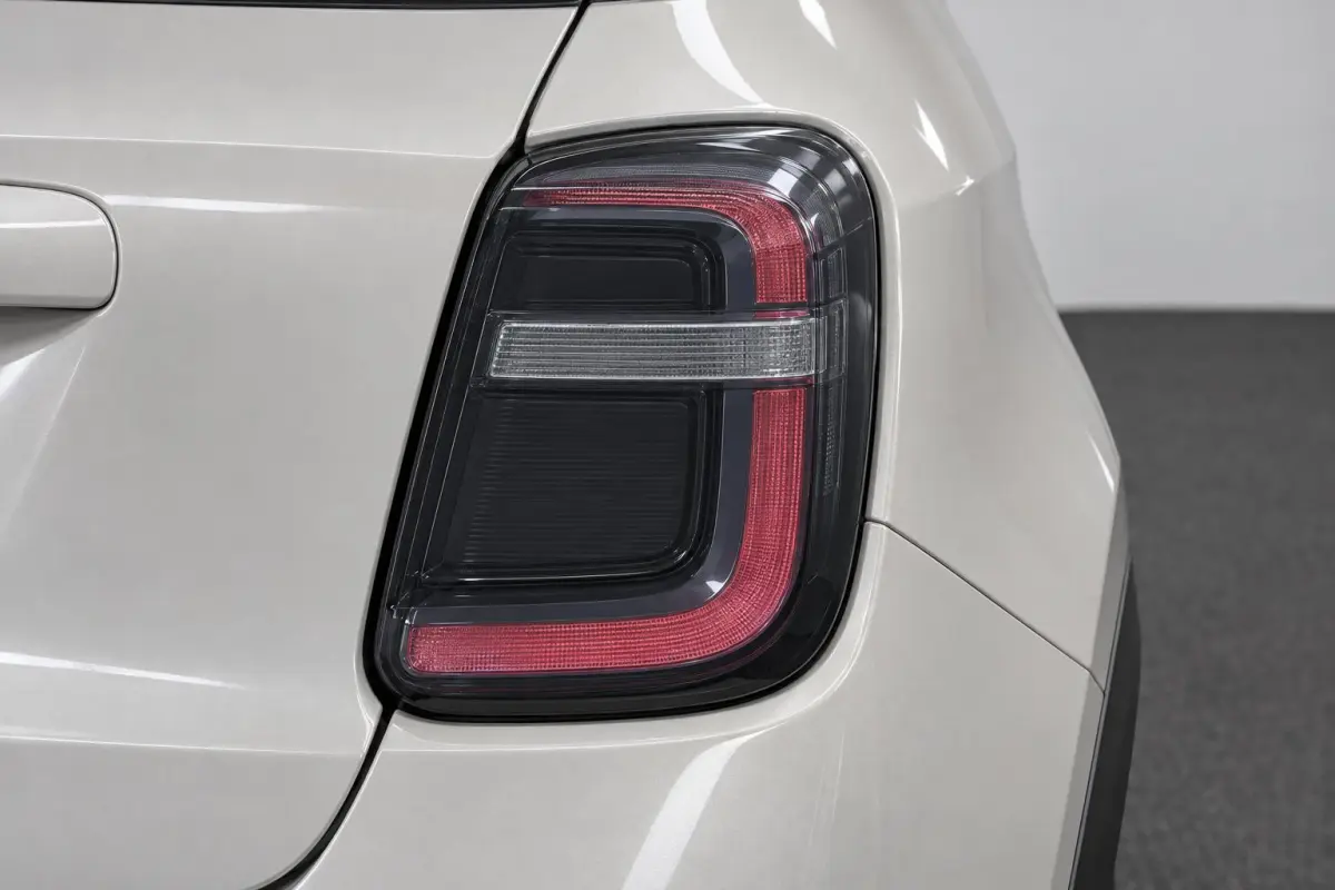 1.2 Hybrid 145PK La Prima | Verwarmbare Stoelen| parkeersensoren 360 Graden | Camera |  LMV 18"| Apple carplay/ Android Auto |