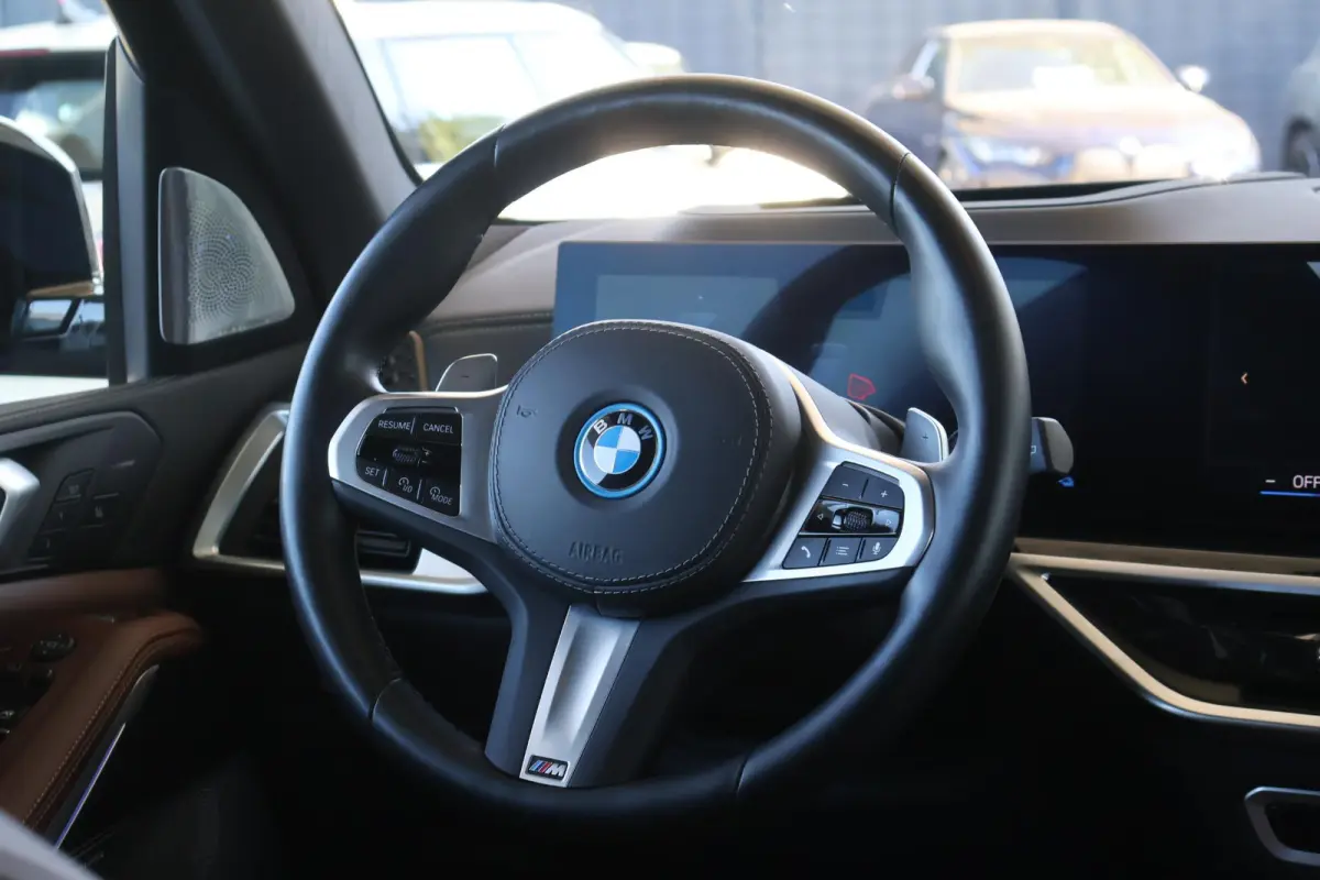 xDrive50e | SOH 100% | M Sport | Bowers & Wilkins | Driving Assistant Professional | Panorama dak | Trekhaak