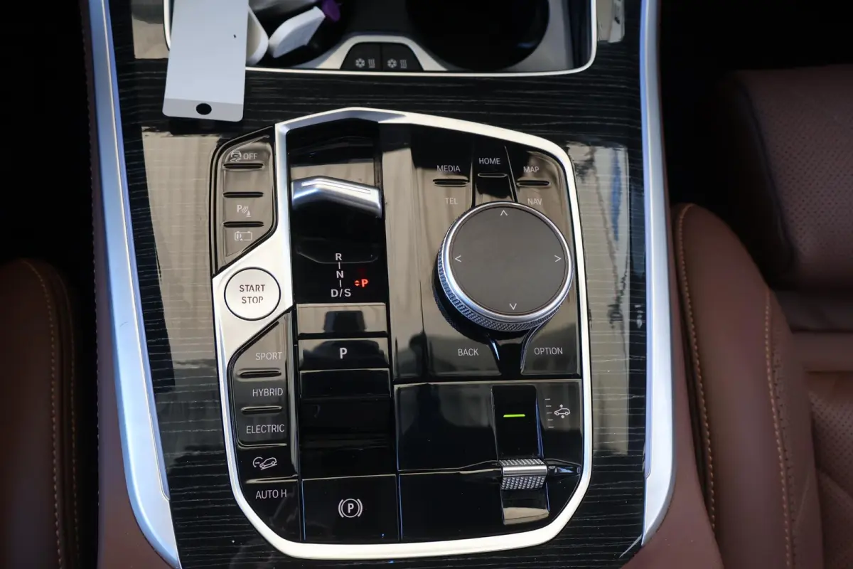 xDrive50e | SOH 100% | M Sport | Bowers & Wilkins | Driving Assistant Professional | Panorama dak | Trekhaak