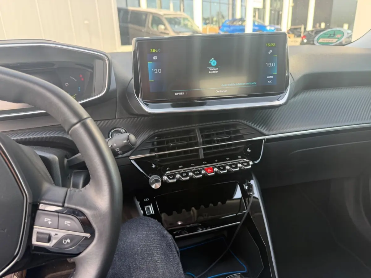 EV Allure Pack 50 kWh Stoelverwarming | Camera | Climate | Cruise | 17" Lichtmetaal | Carplay | Digitaal Dashboard | Achteruitrijcamera | Airco (automatisch) | Apple Carplay/Android Auto|tel