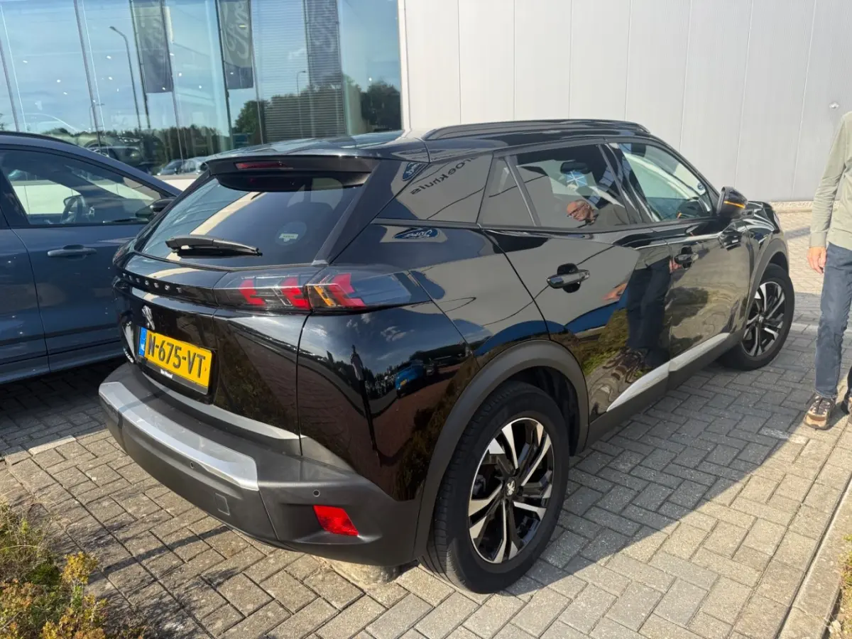 EV Allure Pack 50 kWh Stoelverwarming | Camera | Climate | Cruise | 17" Lichtmetaal | Carplay | Digitaal Dashboard | Achteruitrijcamera | Airco (automatisch) | Apple Carplay/Android Auto|tel