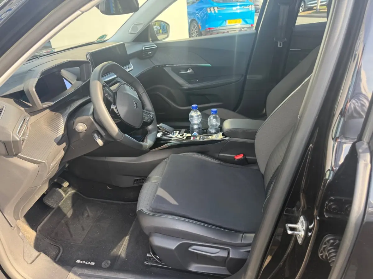 EV Allure Pack 50 kWh Stoelverwarming | Camera | Climate | Cruise | 17" Lichtmetaal | Carplay | Digitaal Dashboard | Achteruitrijcamera | Airco (automatisch) | Apple Carplay/Android Auto|tel