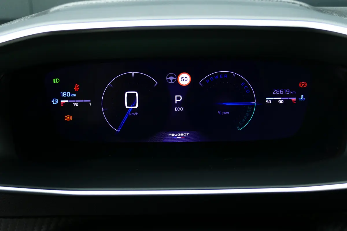 1.2 HYBRID 145PK GT AUTOMAAT / CAMERA V+A / FULL-LED / KEYLESS / 17"LMV / NAVI / CLIMA / PDC / BLUETOOTH / ADAPT. CRUISECONTROL / 1E EIGENAAR / SCHITTERENDE STAAT !!