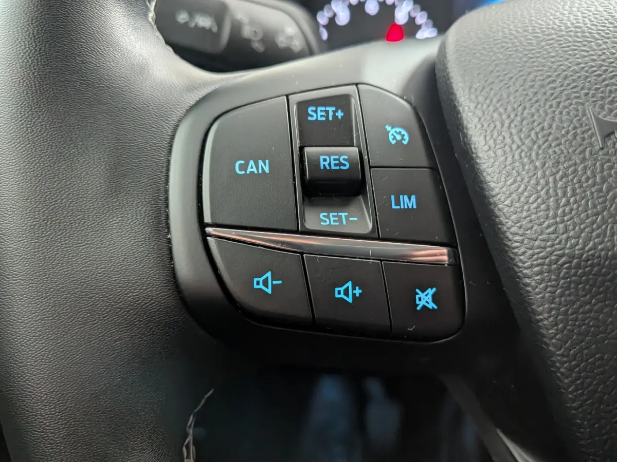 1.0EB Titanium X | NL-AUTO! | 1E EIGENAAR! | CRUISE | LANE ASSIST | NAVI | CLIMA | PARK SENS | DEALER OH! | APPLE CARPLAY/ANDROID AUTO