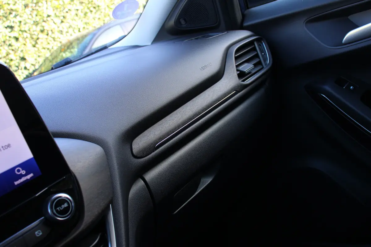 1.0EB Titanium X | NL-AUTO! | 1E EIGENAAR! | CRUISE | LANE ASSIST | NAVI | CLIMA | PARK SENS | DEALER OH! | APPLE CARPLAY/ANDROID AUTO