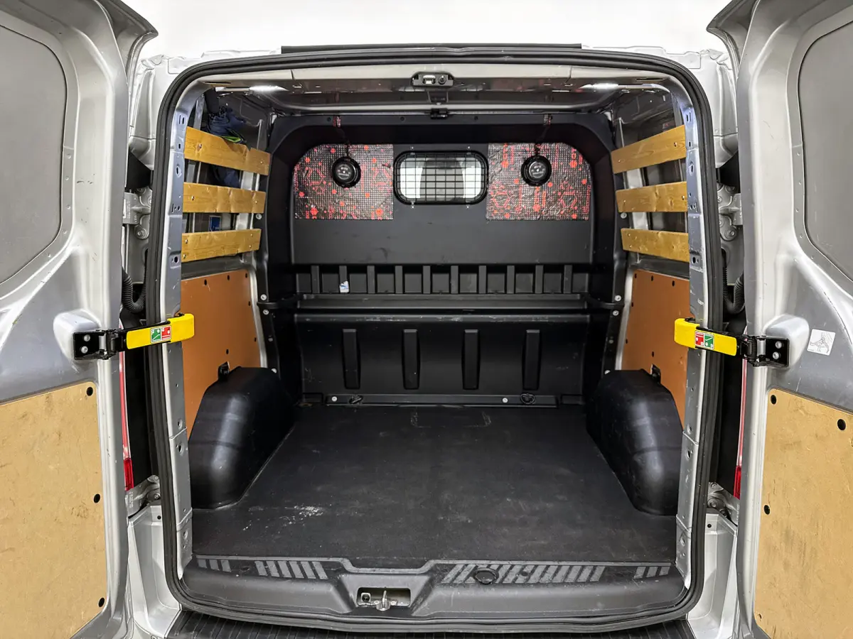 320 2.0 TDCI L1H1 Sport DC 185PK Navigatie Schuifdeur L+R Dubbele cabine Camera