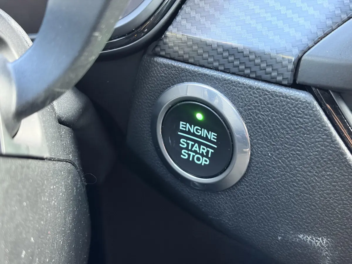 1.0 EcoBoost ST Line Business ✓2e Eigenaar✓Navi✓Camera✓Carplay✓Afn.Trekhaak✓125pk✓Keyless✓Stoelverw✓Stuurverw✓6 Bak✓Dealer Onderhouden✓17'' Lm velgen✓Pdc V+A✓N.A.