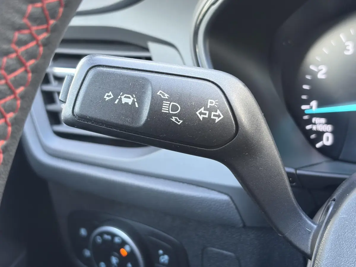 1.0 EcoBoost ST Line Business ✓2e Eigenaar✓Navi✓Camera✓Carplay✓Afn.Trekhaak✓125pk✓Keyless✓Stoelverw✓Stuurverw✓6 Bak✓Dealer Onderhouden✓17'' Lm velgen✓Pdc V+A✓N.A.