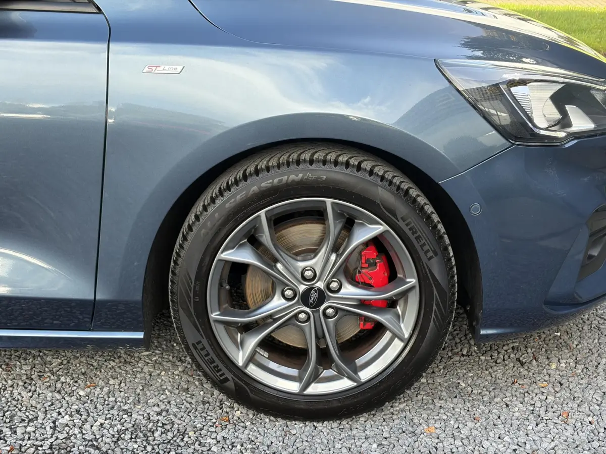 1.0 EcoBoost ST Line Business ✓2e Eigenaar✓Navi✓Camera✓Carplay✓Afn.Trekhaak✓125pk✓Keyless✓Stoelverw✓Stuurverw✓6 Bak✓Dealer Onderhouden✓17'' Lm velgen✓Pdc V+A✓N.A.