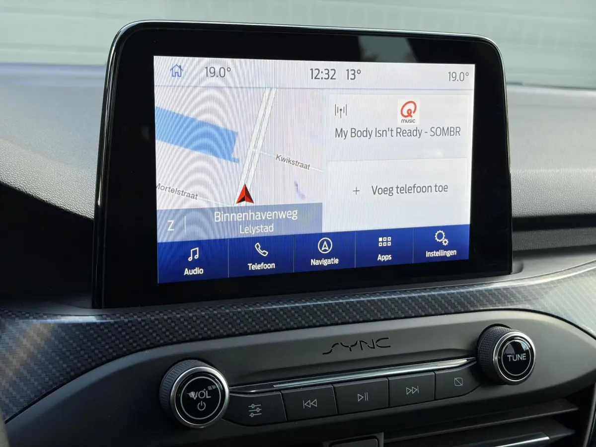 1.0 EcoBoost ST Line Business ✓2e Eigenaar✓Navi✓Camera✓Carplay✓Afn.Trekhaak✓125pk✓Keyless✓Stoelverw✓Stuurverw✓6 Bak✓Dealer Onderhouden✓17'' Lm velgen✓Pdc V+A✓N.A.