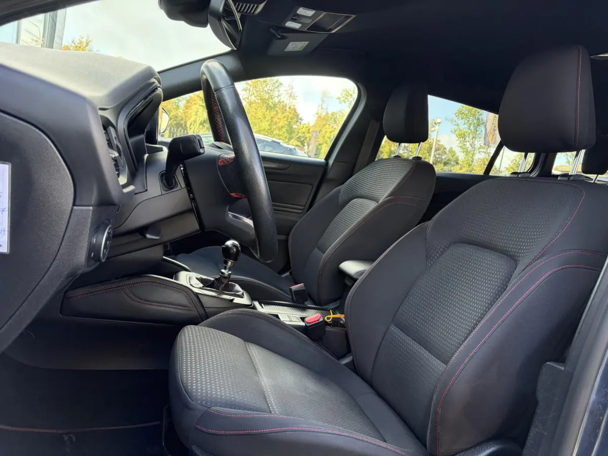 1.0 EcoBoost ST Line Business ✓2e Eigenaar✓Navi✓Camera✓Carplay✓Afn.Trekhaak✓125pk✓Keyless✓Stoelverw✓Stuurverw✓6 Bak✓Dealer Onderhouden✓17'' Lm velgen✓Pdc V+A✓N.A.