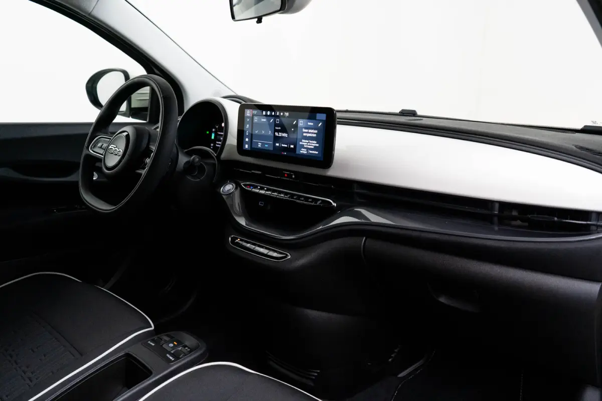 Icon 42 kWh GROTE ACCU! | Carplay | Clima | Cruise | Lichtmetaal | | Airco (automatisch) | Alarm klasse 1(startblokkering) | Anti Blokkeer Systeem