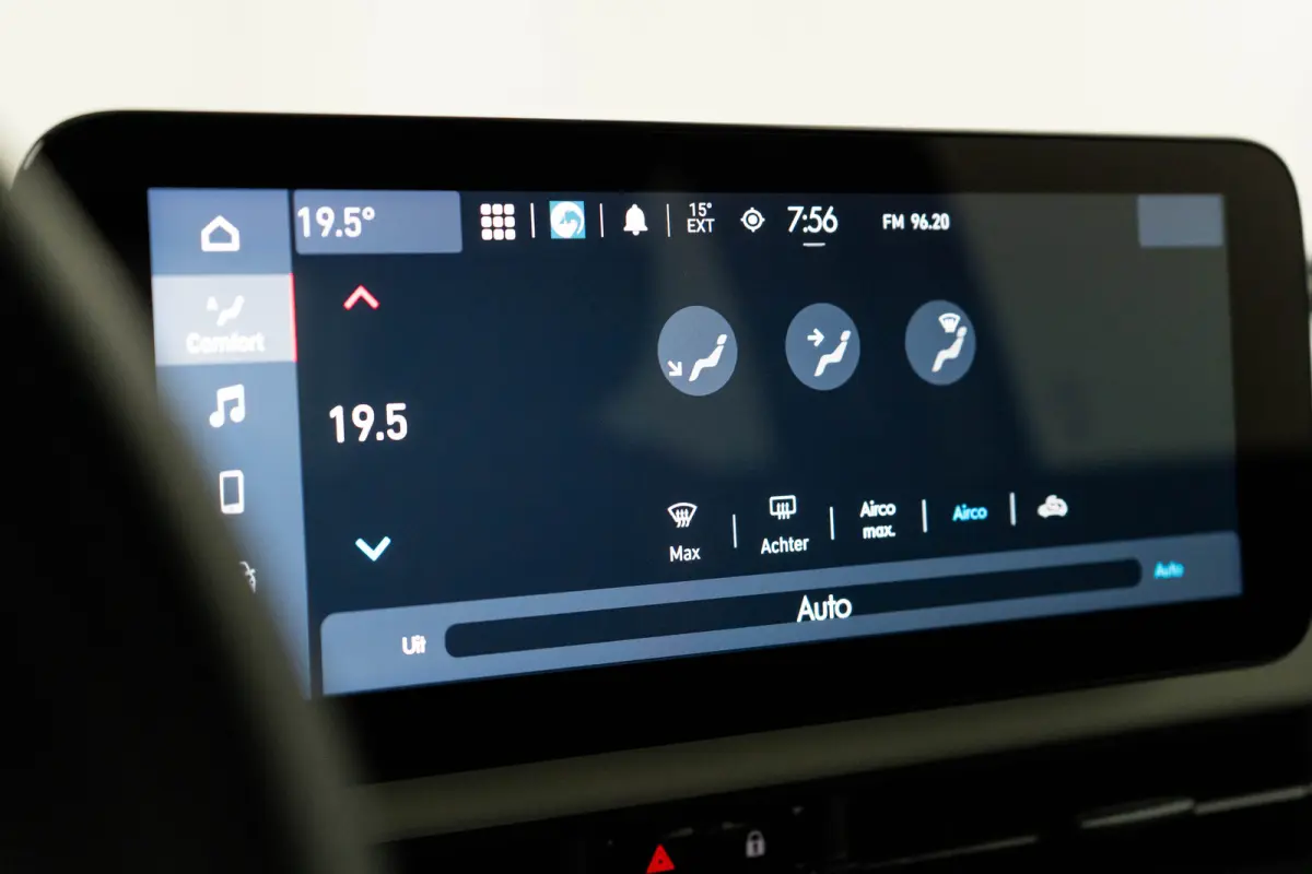 Icon 42 kWh GROTE ACCU! | Carplay | Clima | Cruise | Lichtmetaal | | Airco (automatisch) | Alarm klasse 1(startblokkering) | Anti Blokkeer Systeem