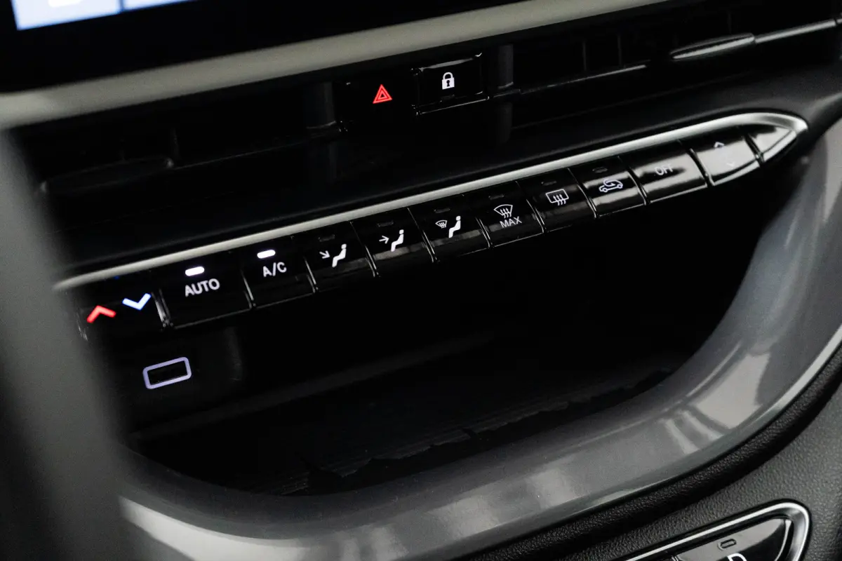 Icon 42 kWh GROTE ACCU! | Carplay | Clima | Cruise | Lichtmetaal | | Airco (automatisch) | Alarm klasse 1(startblokkering) | Anti Blokkeer Systeem