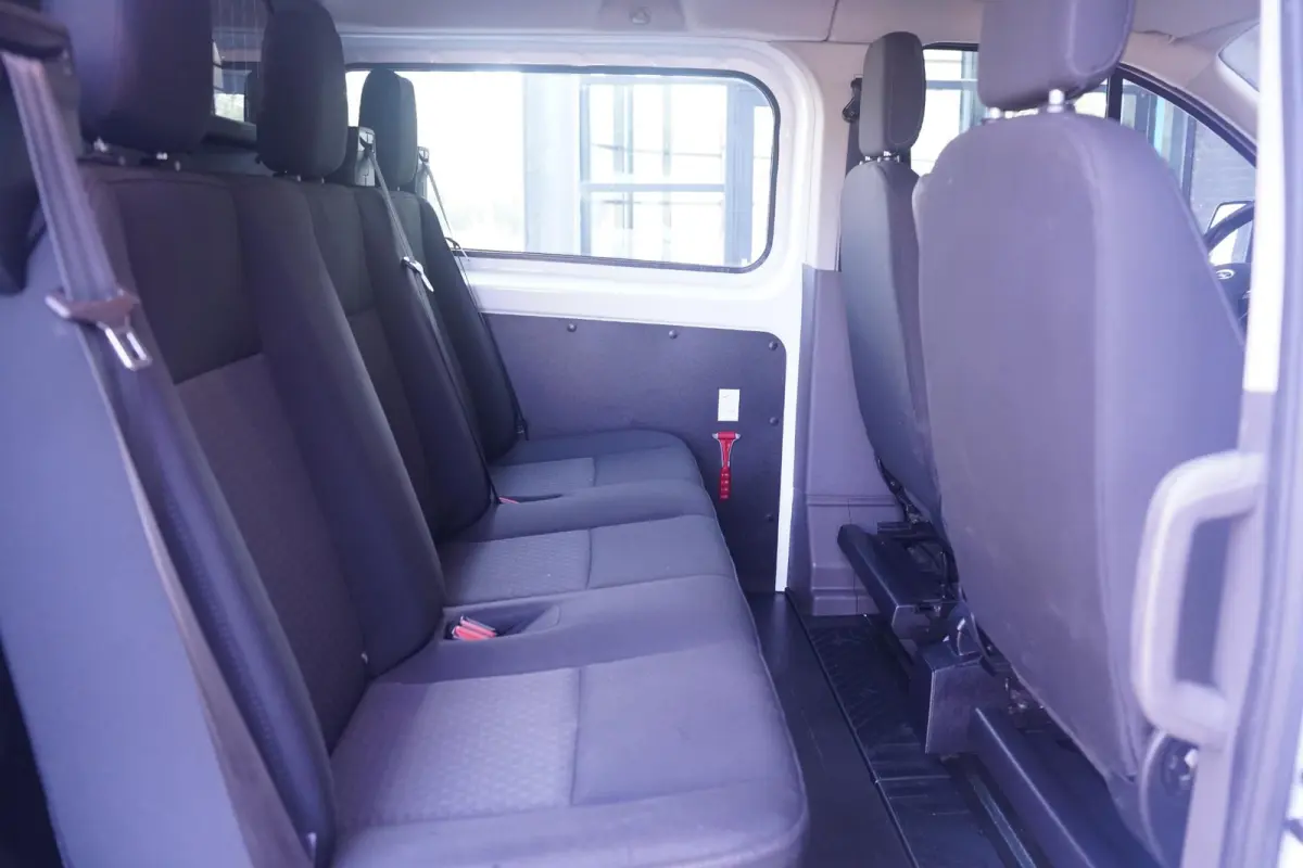 2.0 TDCI 130 pk L2 Dubbel Cabine 5-Zits Trend Airco, Cruise Control, Opbergkast Laadruimte, PDC V+A